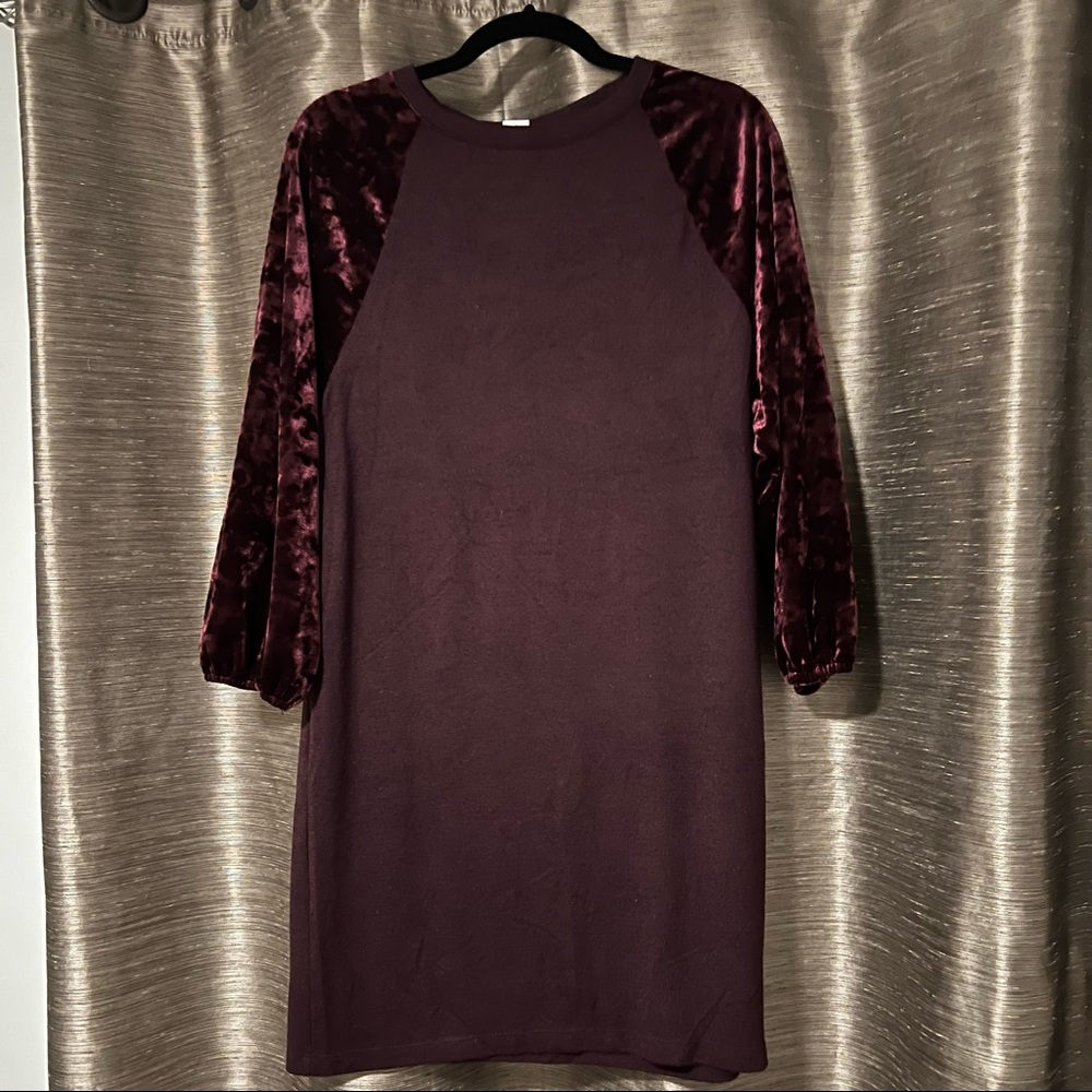 GAP sweater dress with velvet sleeves - Size M